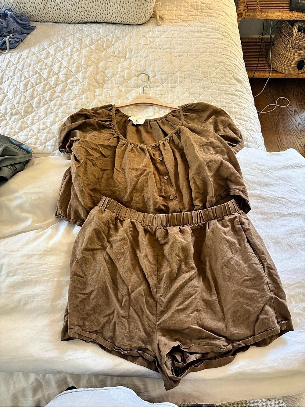Tuckernuck w studio McGee  Brown linen set. Top size large, bottom  Size XL